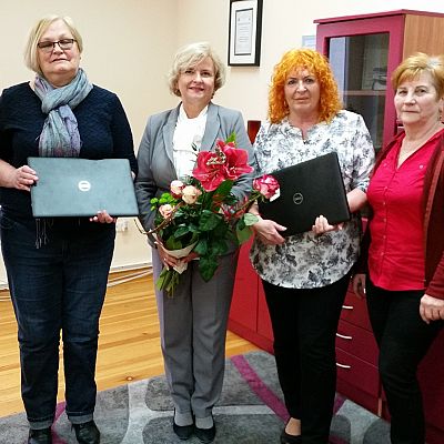 Przekazanie sprzętu komputerowego partnerom projektu