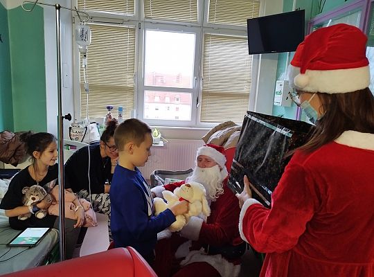 "Pomagam Jak Mogę" z wizytą na Pediatrii