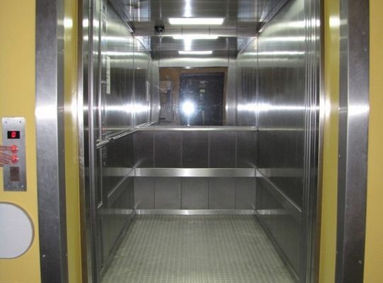 Wymiana dźwigu towarowo-osobowego  wraz z przedłużeniem szybu windowego do poziomu piwnicy